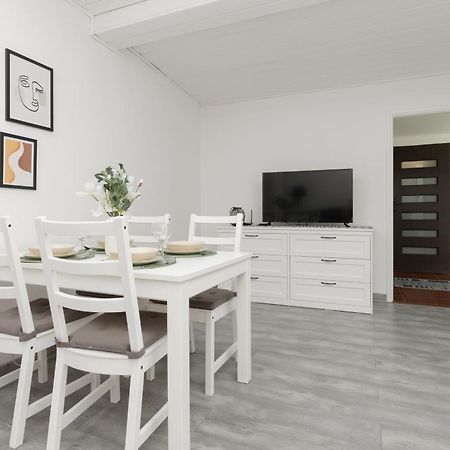 Metro Plac Wilsona Apartments Mickiewicza By Noclegi Renters Warschau Buitenkant foto