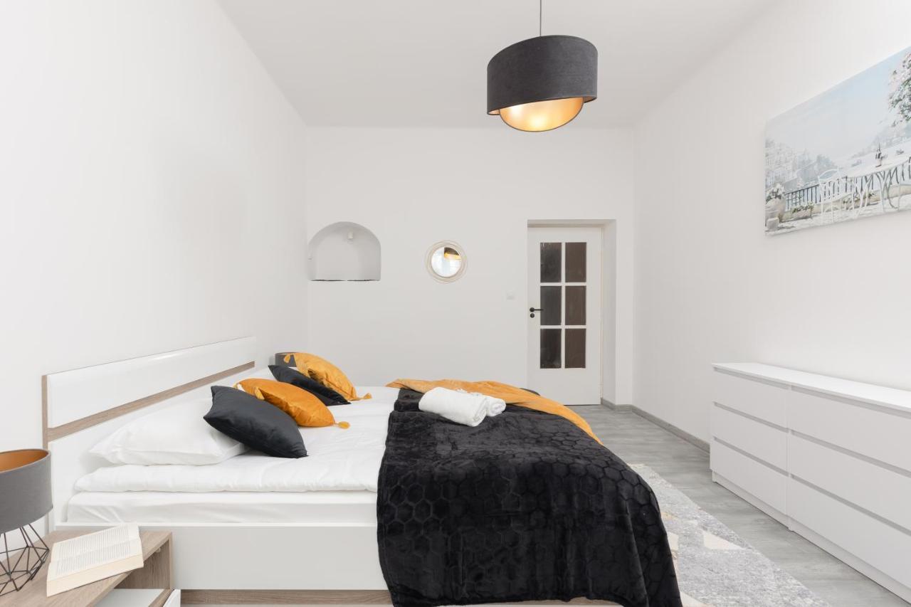 Metro Plac Wilsona Apartments Mickiewicza By Noclegi Renters Warschau Buitenkant foto