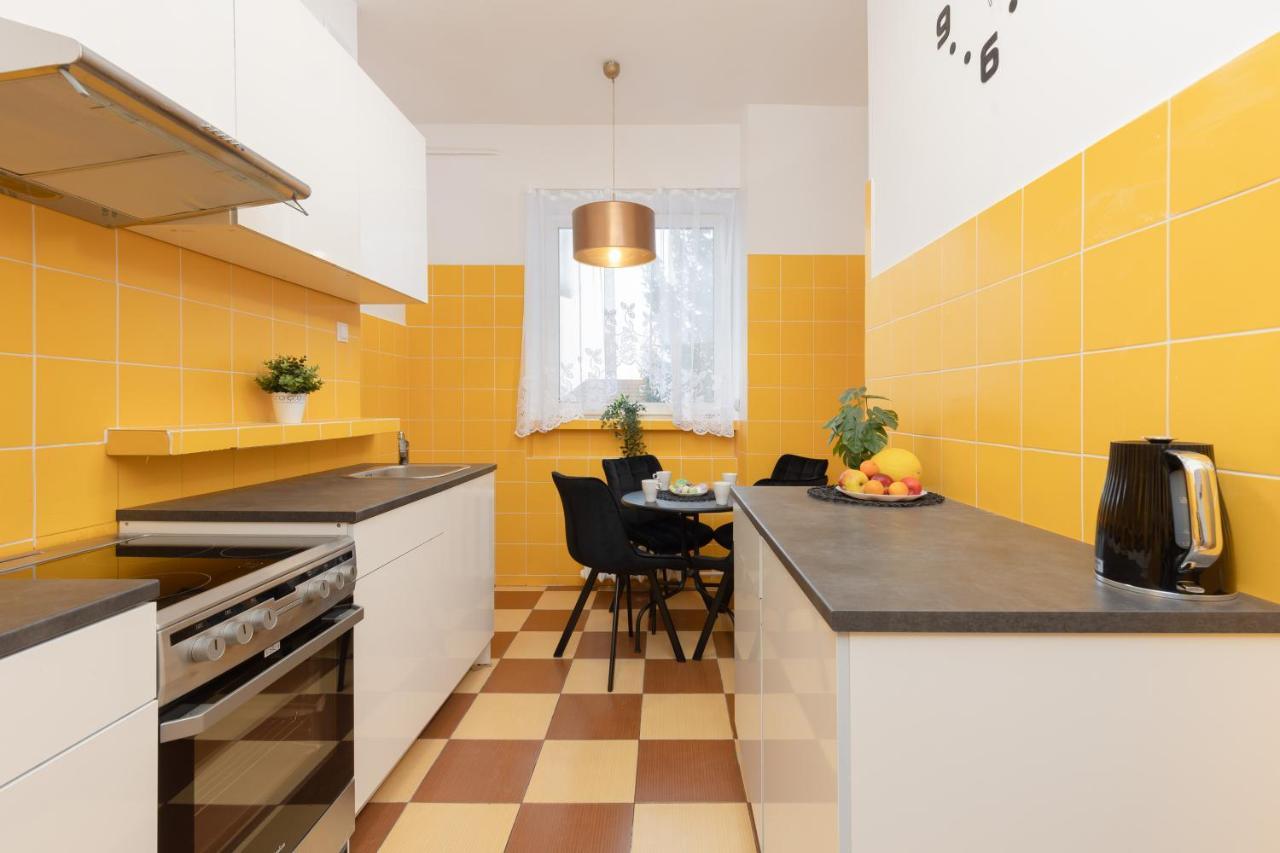 Metro Plac Wilsona Apartments Mickiewicza By Noclegi Renters Warschau Buitenkant foto