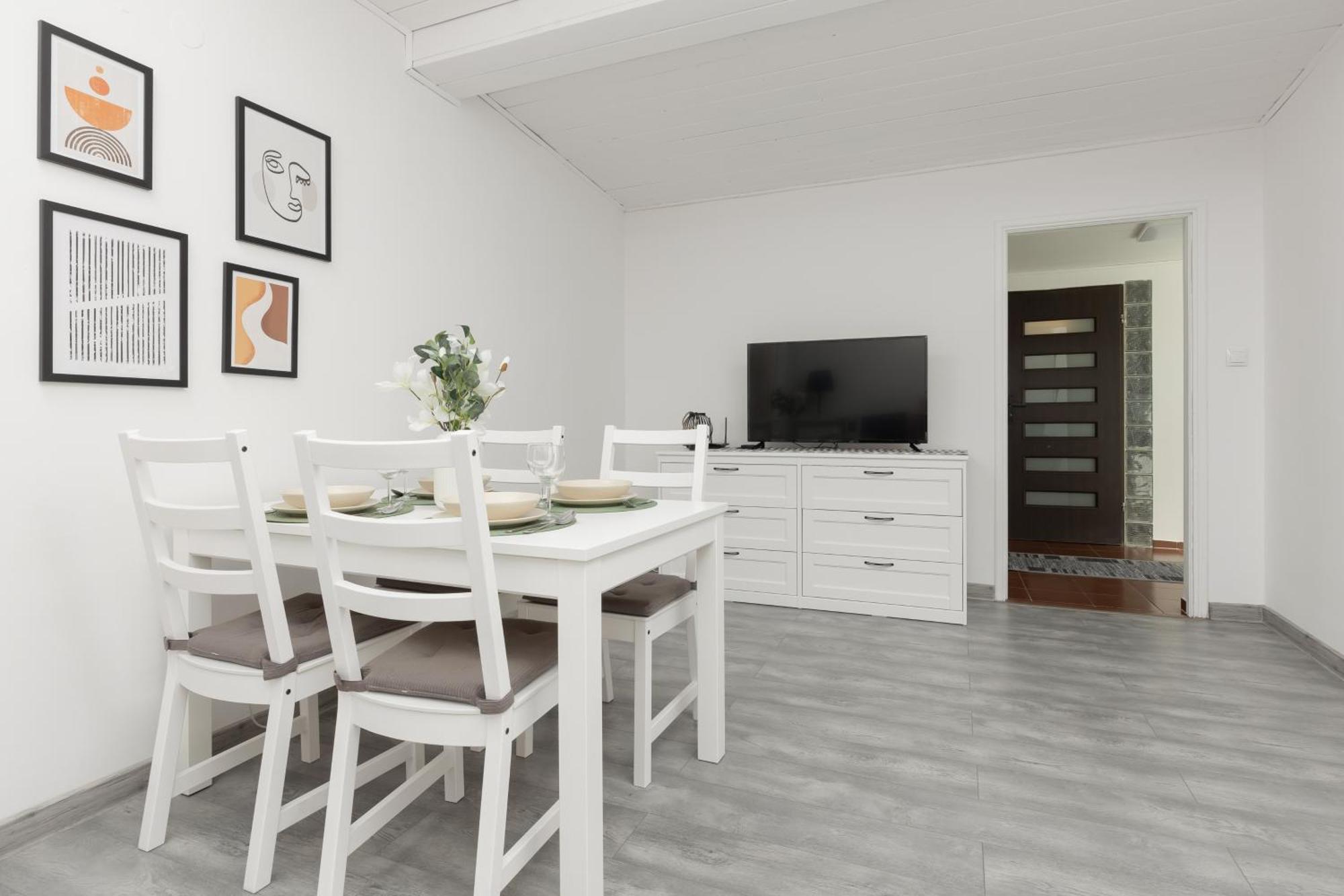 Metro Plac Wilsona Apartments Mickiewicza By Noclegi Renters Warschau Buitenkant foto