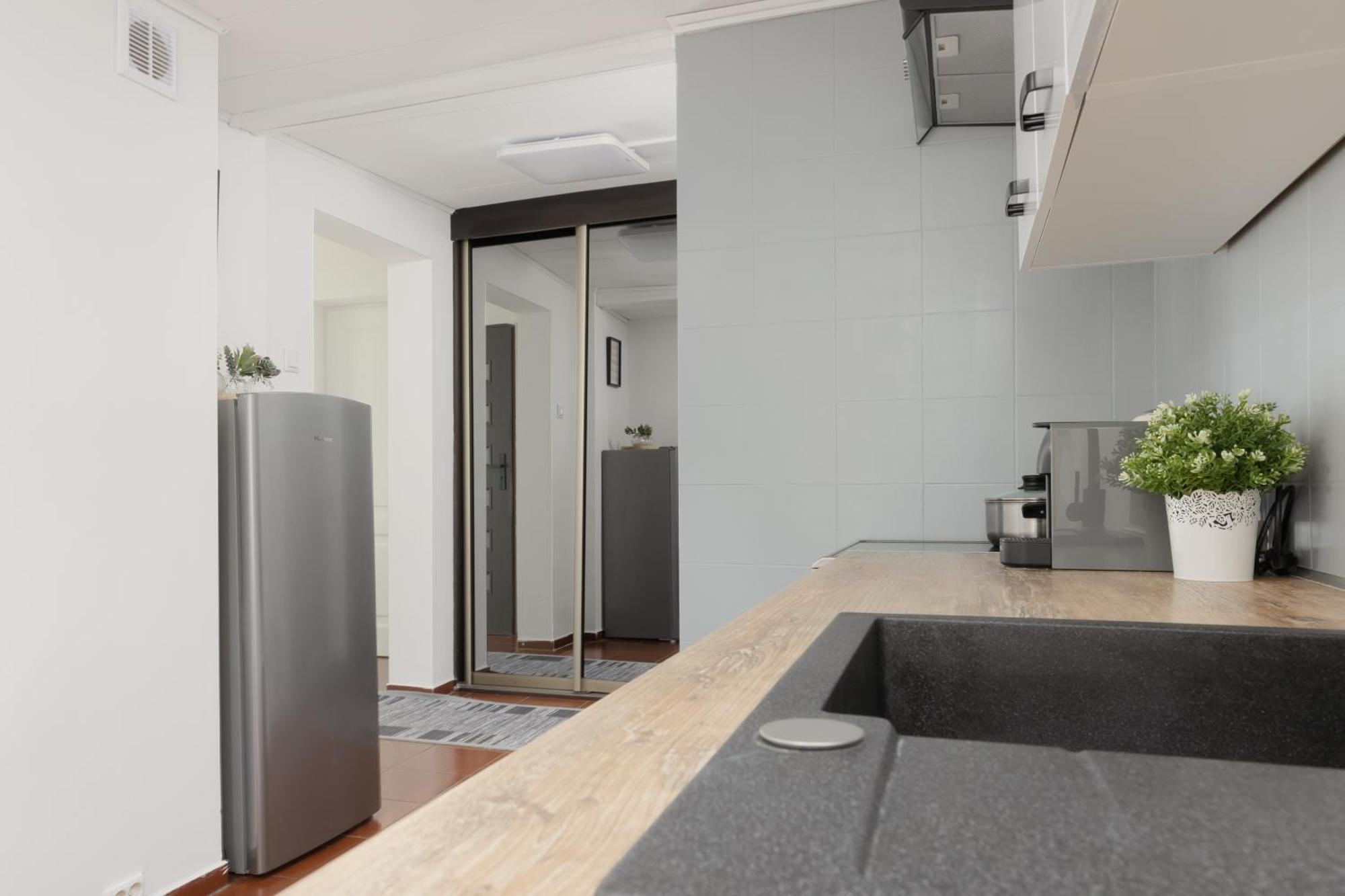 Metro Plac Wilsona Apartments Mickiewicza By Noclegi Renters Warschau Buitenkant foto