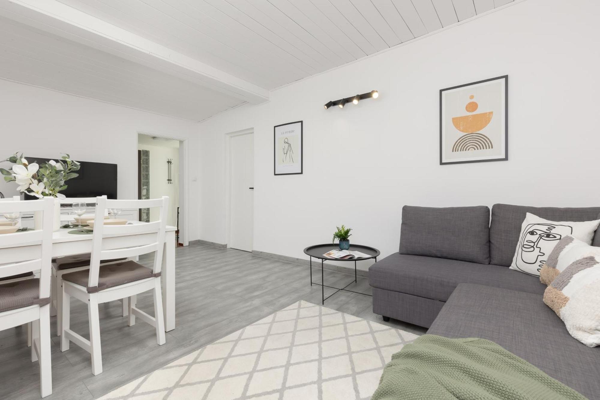 Metro Plac Wilsona Apartments Mickiewicza By Noclegi Renters Warschau Buitenkant foto